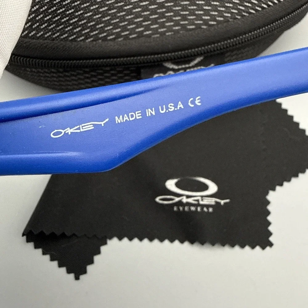 Oakley authentic holbrook